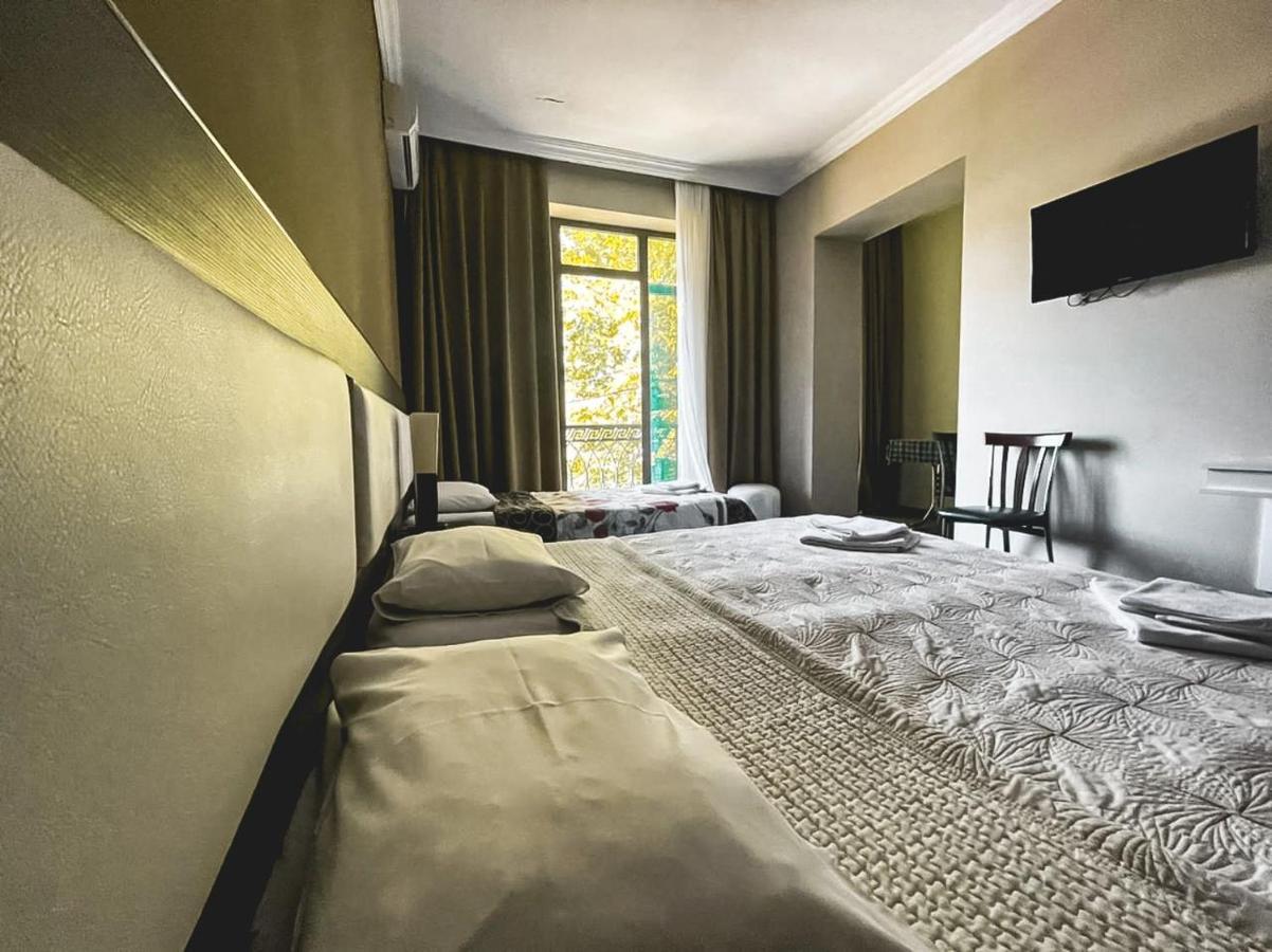 Discovery Hotel Kutaiszi Kültér fotó