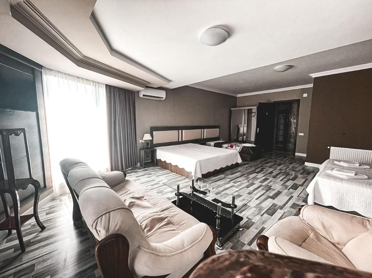 Discovery Hotel Kutaiszi Kültér fotó
