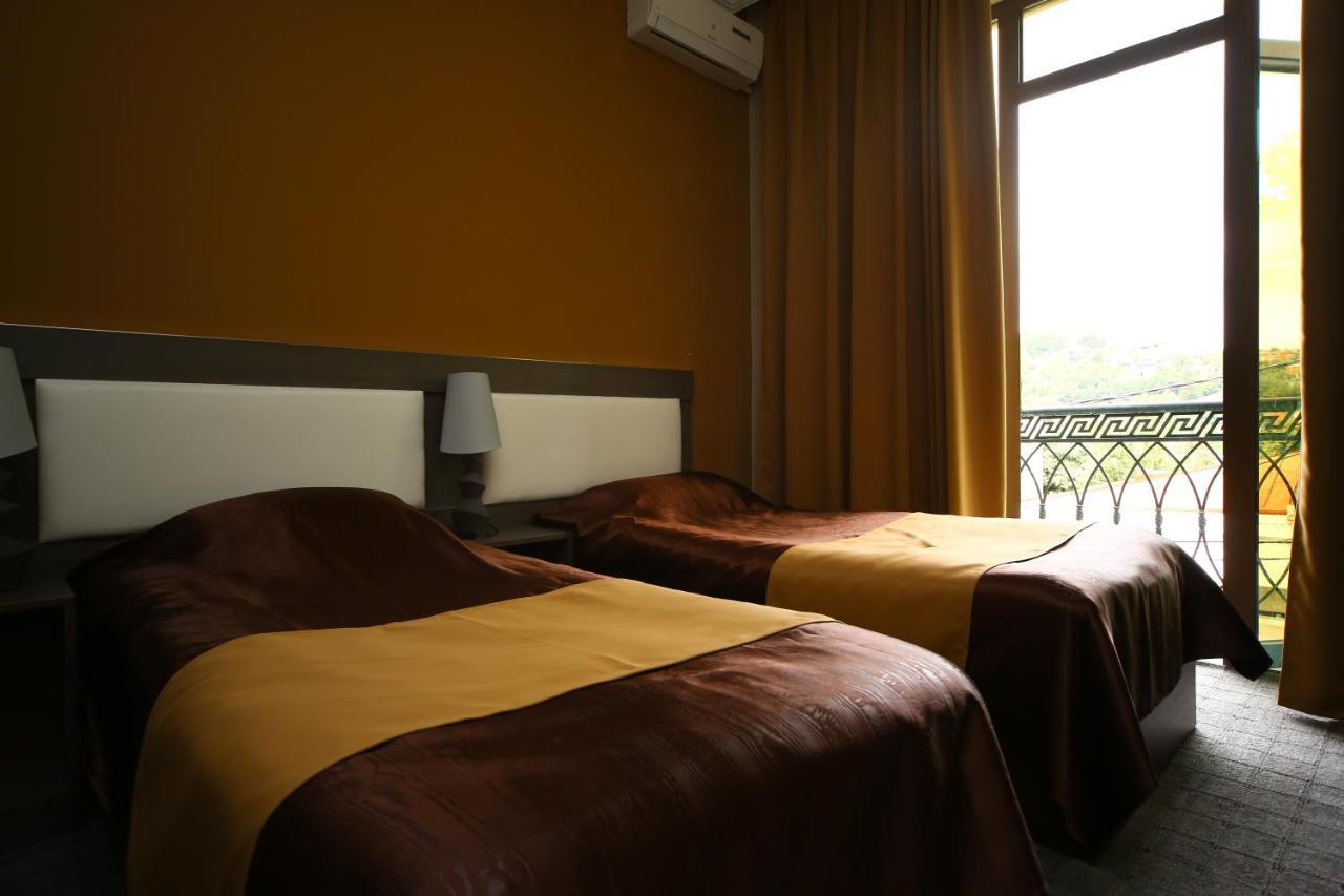 Discovery Hotel Kutaiszi Kültér fotó